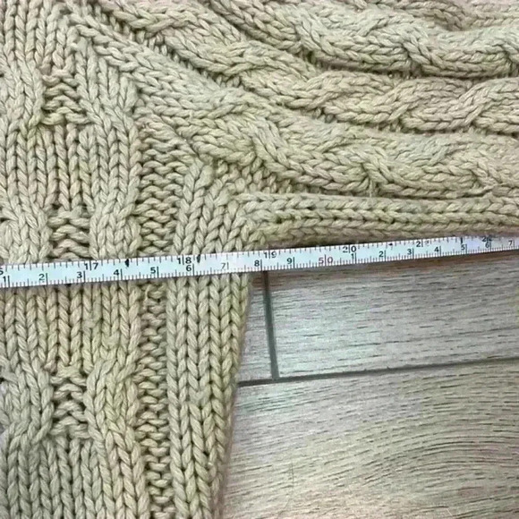 Old Navy Tan Cable Knit Turtleneck Sweater Size M - Picture 8 of 8